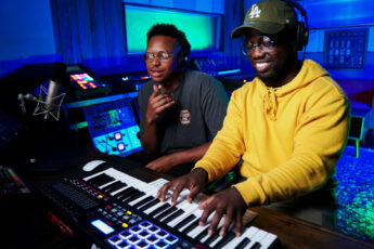 kaelin-ellis-sw8vy-producing-beat-into-full-song-featured-image
